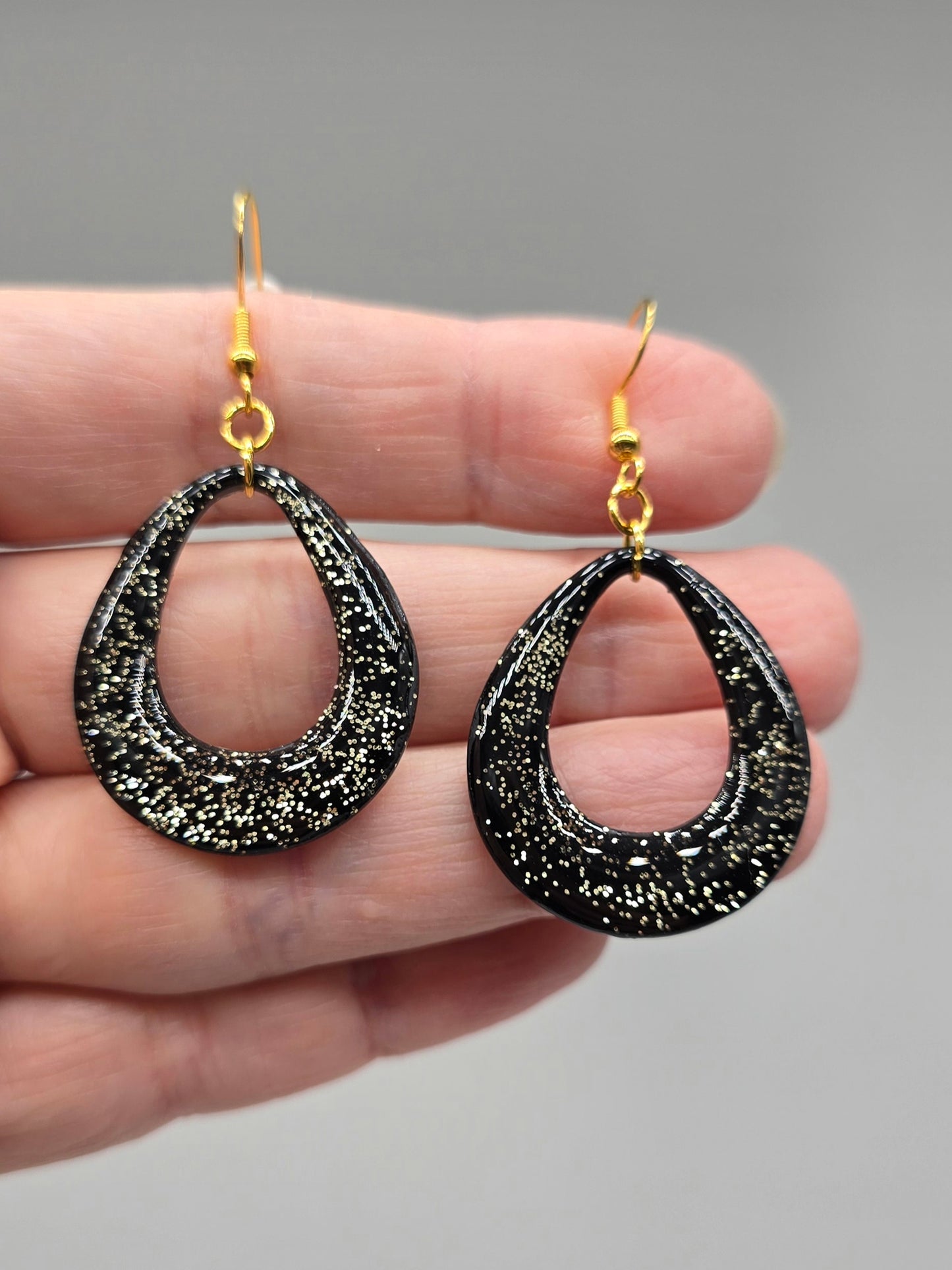 Black and Gold Elegant Hoop Earrings