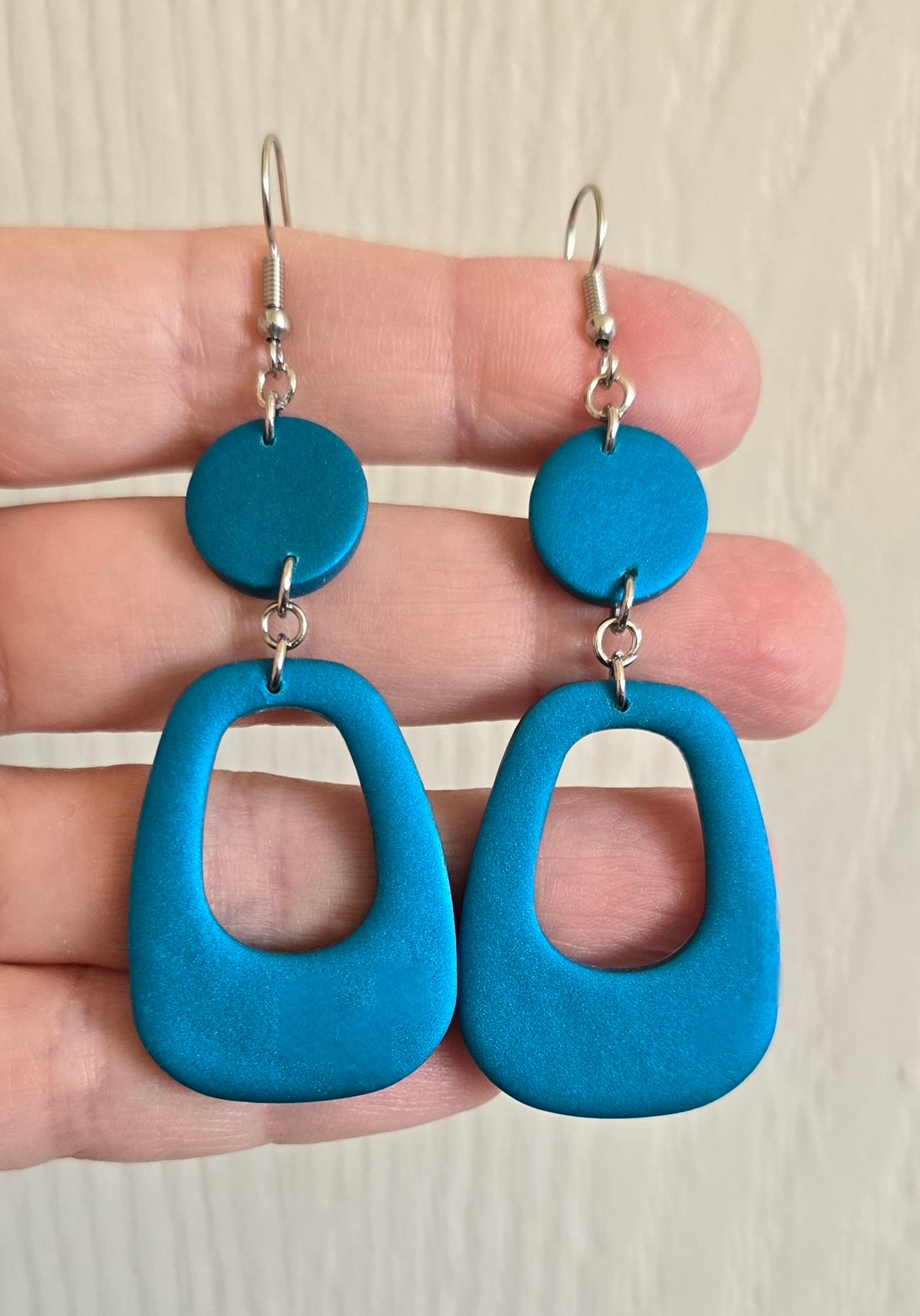 Retro Oval Dangle Earrings (Blue Pearl)