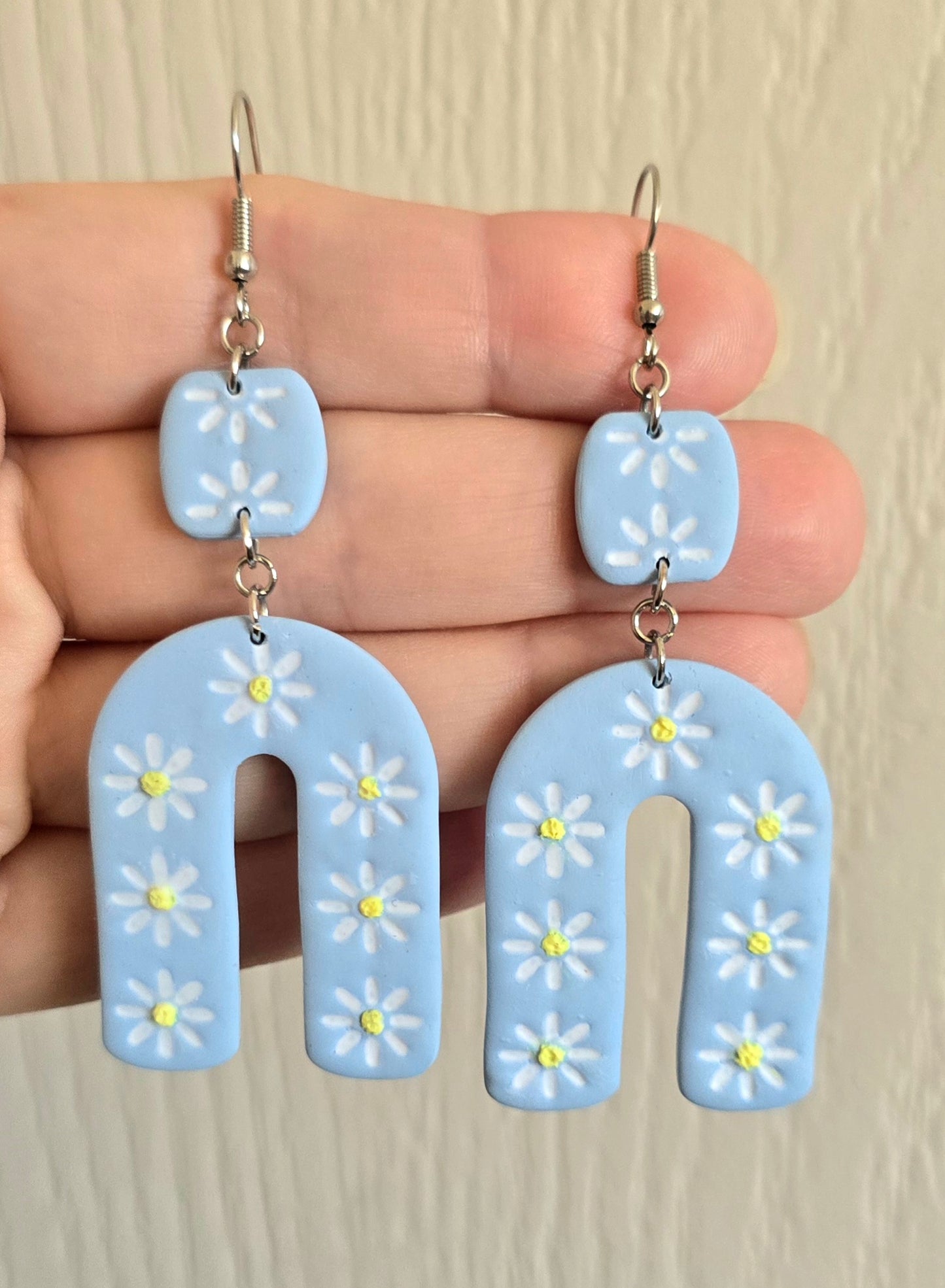 Sky Blue Daisy Arch Dangle Earrings