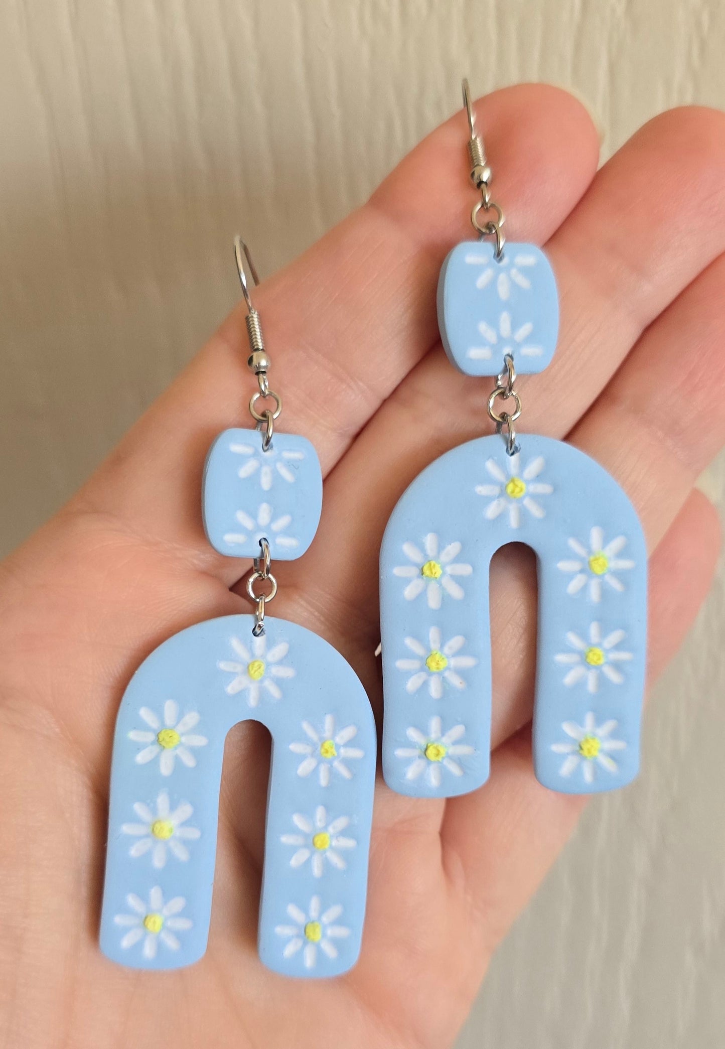 Sky Blue Daisy Arch Dangle Earrings